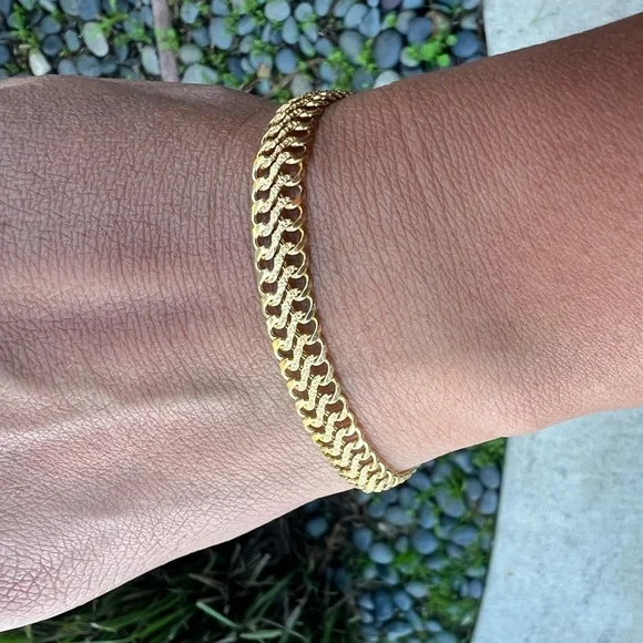 Vintage Gold Chain Bracelet - Picture 1 of 5
